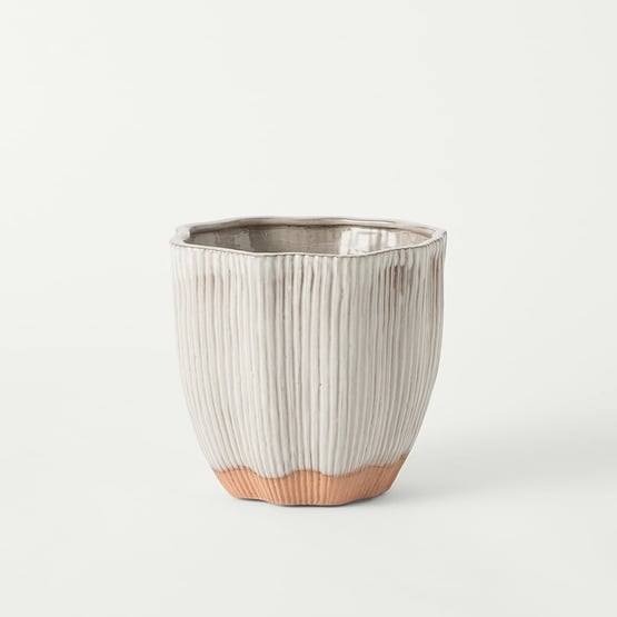 Wavy Taupe Pot