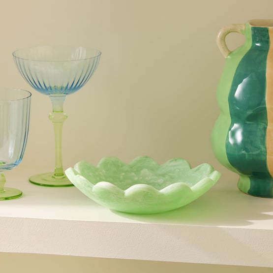 Calypso Resin Matte Green Medium Scalloped Bowl