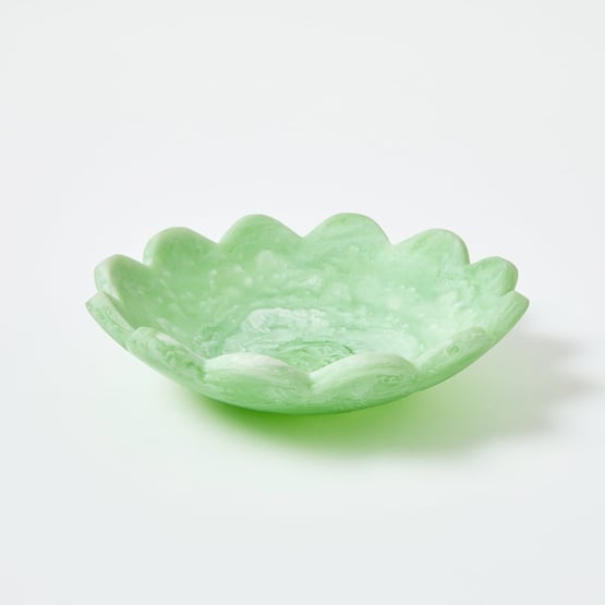 Calypso Resin Matte Green Medium Scalloped Bowl