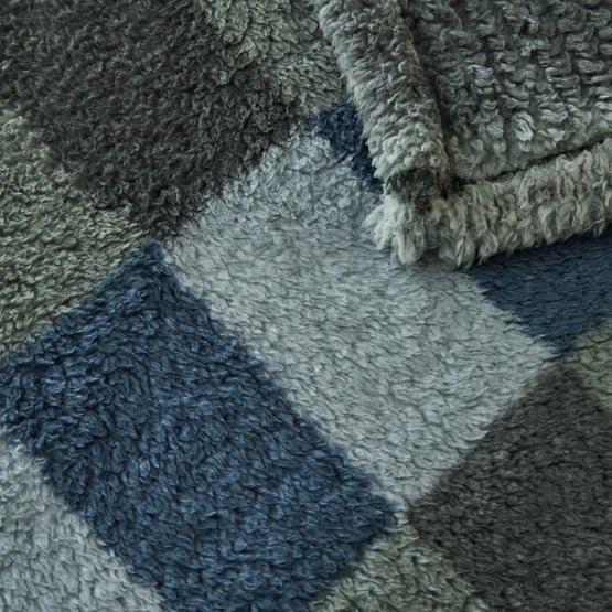 Cloud Nurture Grid Blanket