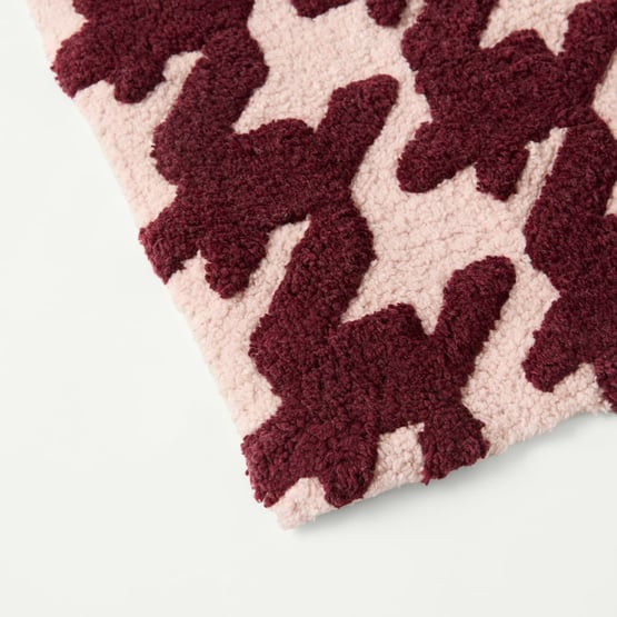 Houndstooth Pearl Pink & Cabernet Bath Mat