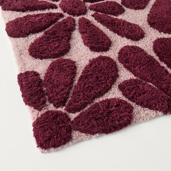 Amelia Pearl Pink & Windsor Wine Bath Mat