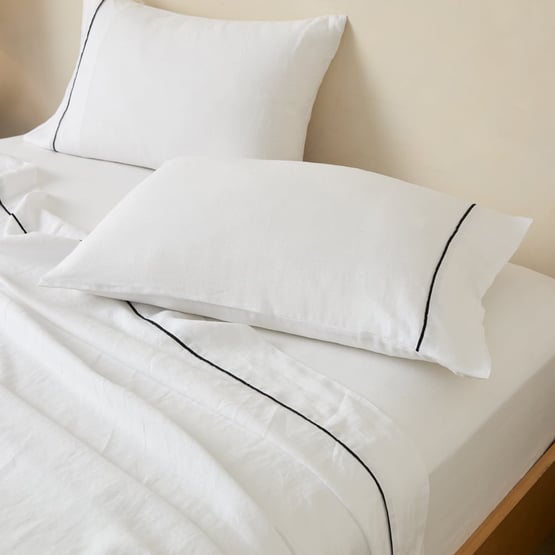 Vintage Washed Linen White & Onyx Flat Piped Sheet Separates