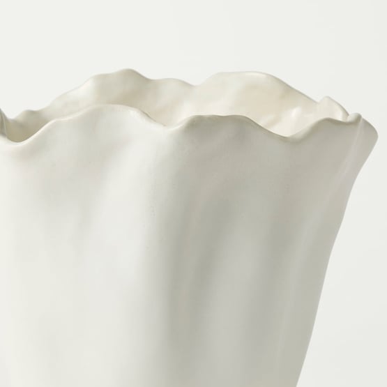 Camellia Medium White Pot