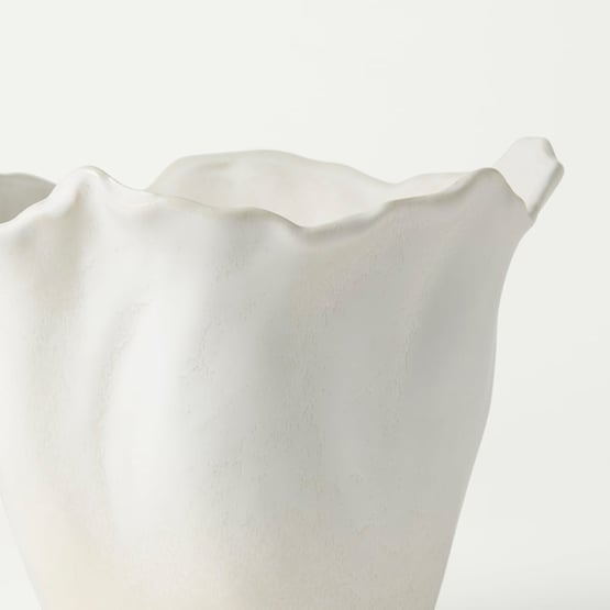 Camellia Small White Pot