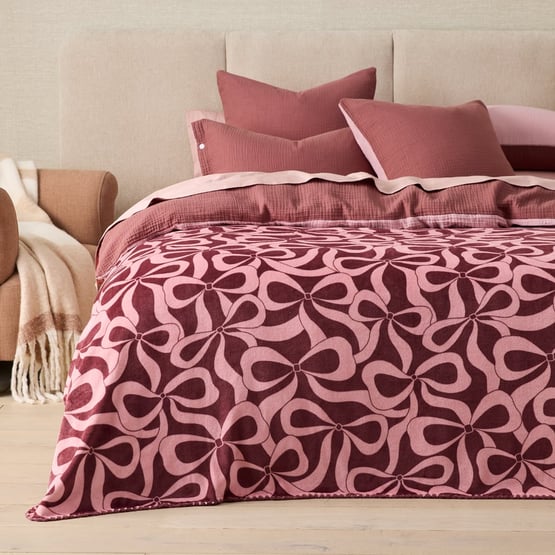Supersoft Berry Bow Blanket