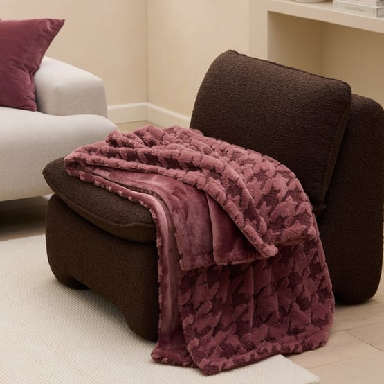 Latvia Mulberry Houndstooth Throw