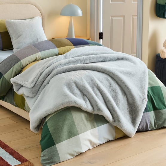 Recycled Faux Fur Blue Throw