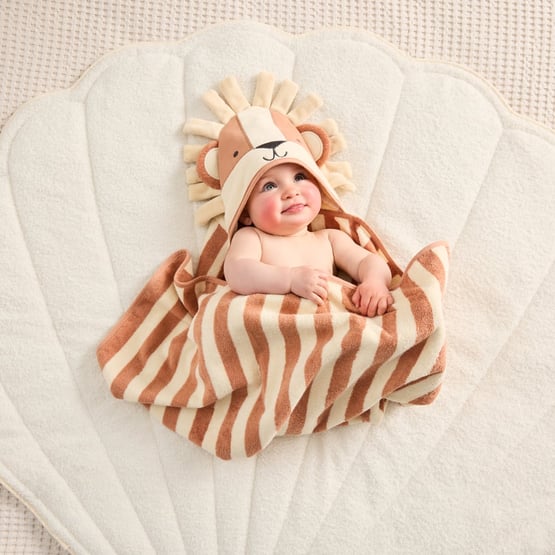 Nursery Lion Hooded Towel