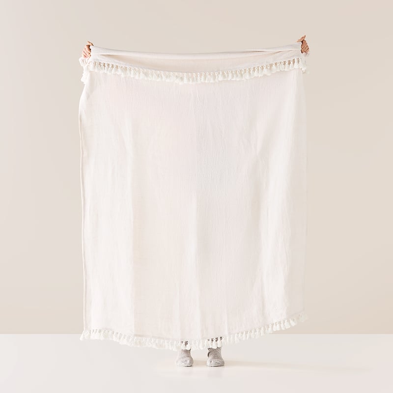 Yuri White Throw