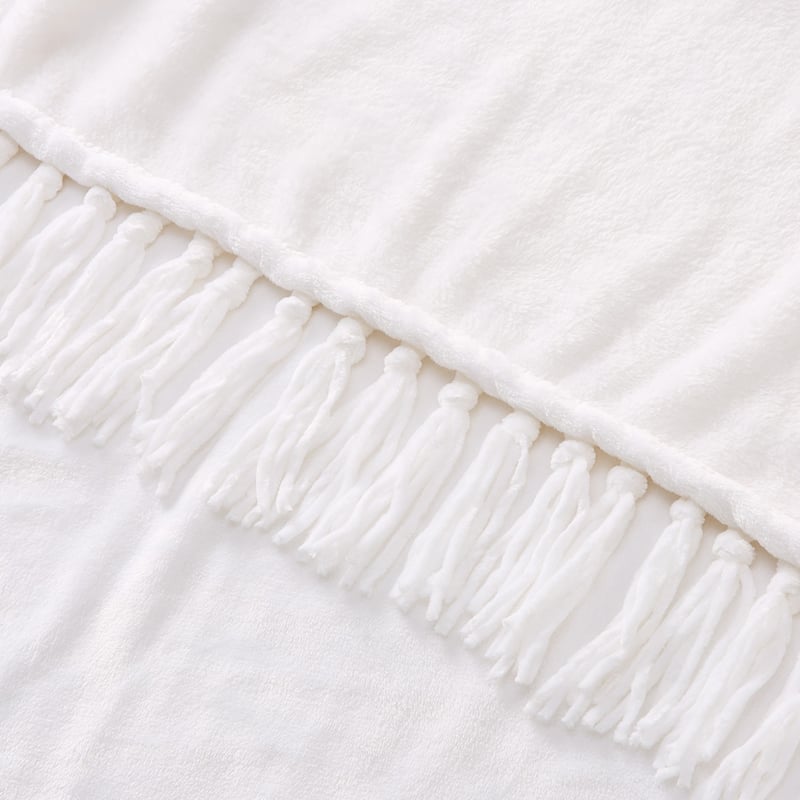 Aspen White Fleece Tassel Throw