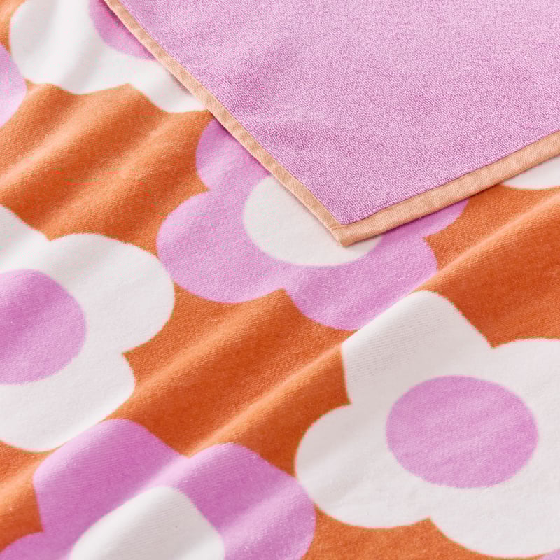 Velour Retro Grid Daisy Pink Beach Towel