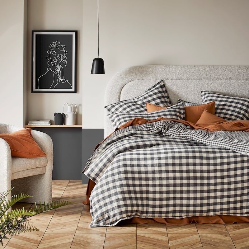 New York Black Check Pillowcases