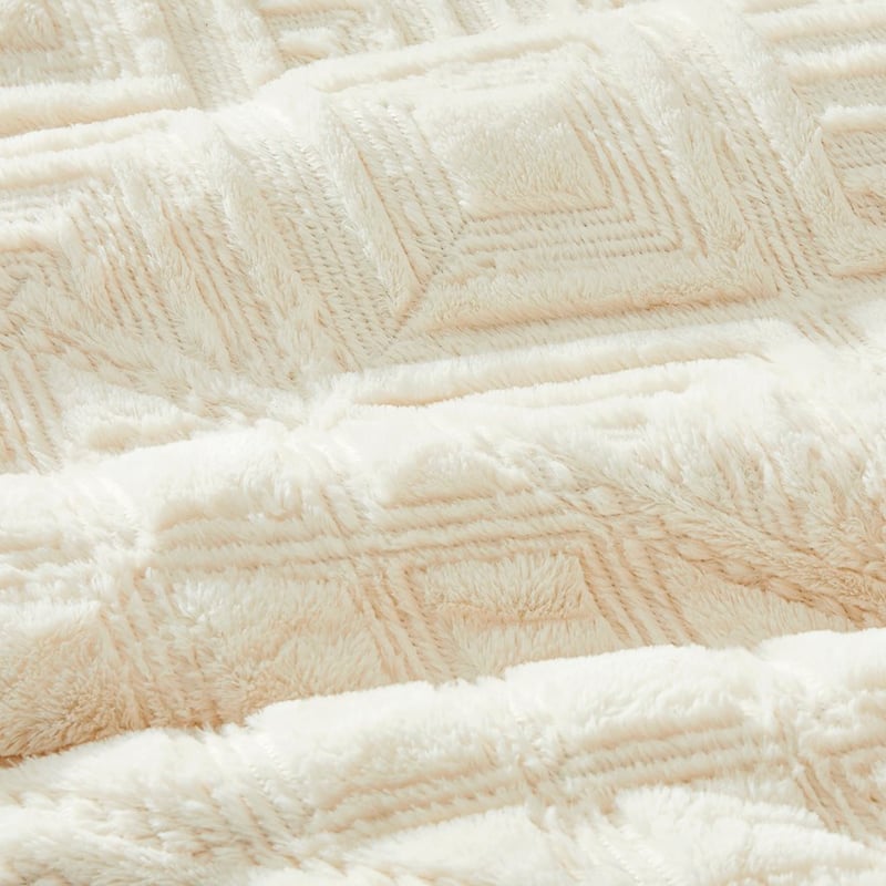 Vancouver Queen Snow Quilt Cover + Pillowcases