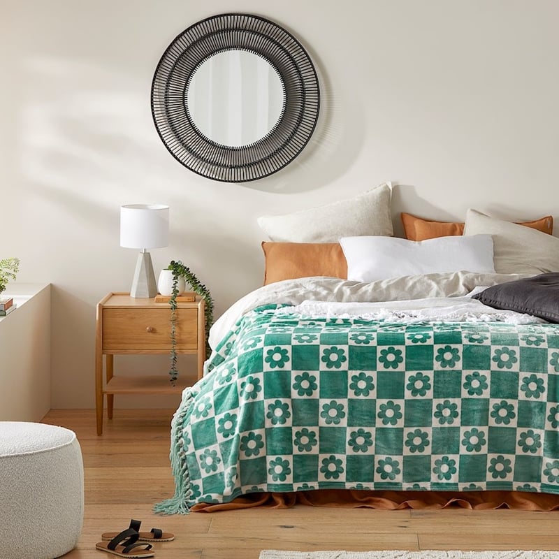 OLD Supersoft Daisy Check Blanket