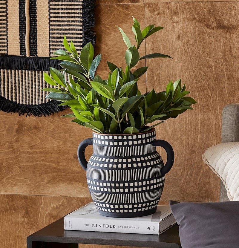 Badu Black & White Pot