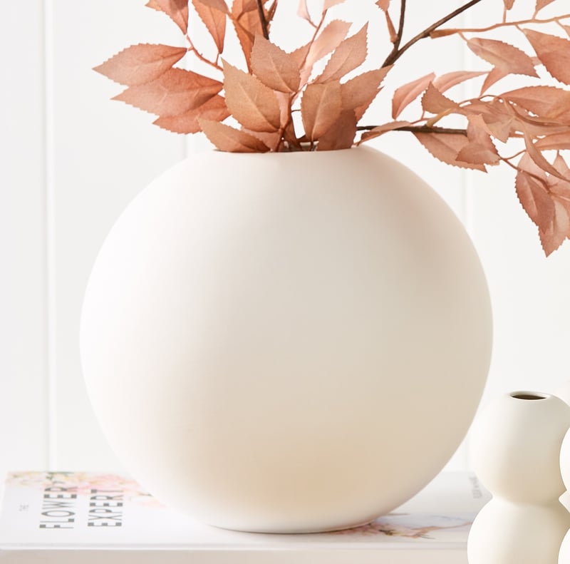 Giglio White Sphere Vase