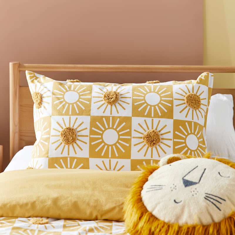 Sonny Tufted Sunshine Quilt Cover