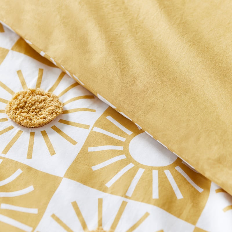 Sonny Tufted Sunshine Quilt Cover