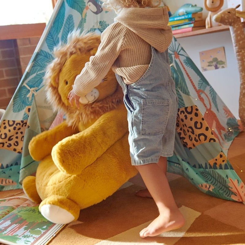 Animal Tan Lion Cuddle Chair