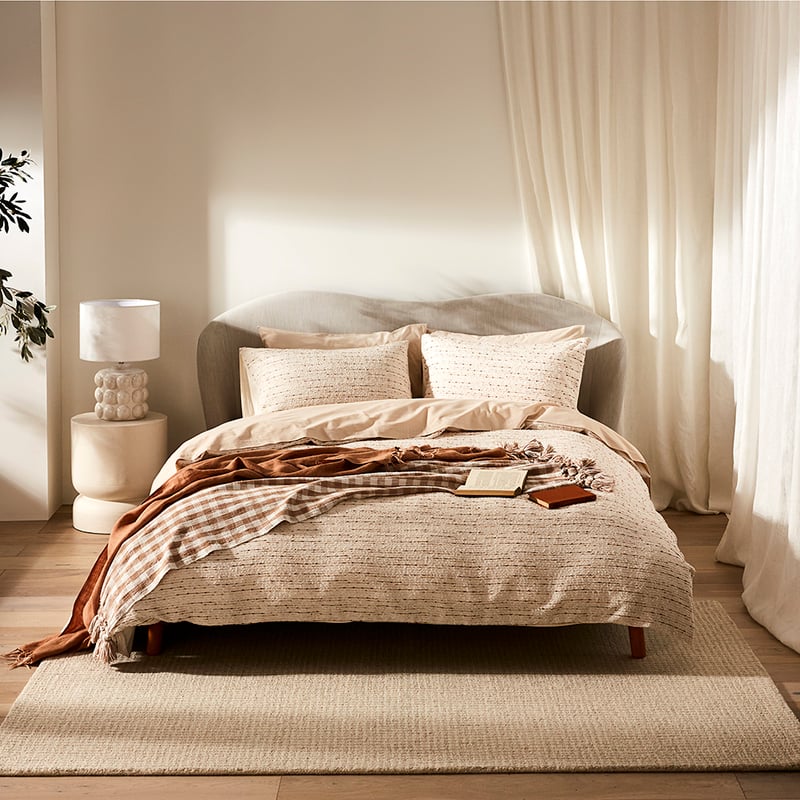 Zola Hazelnut & White Throw