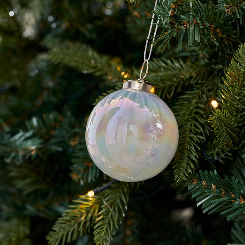 Luxe Optic Pearl Luster Bauble