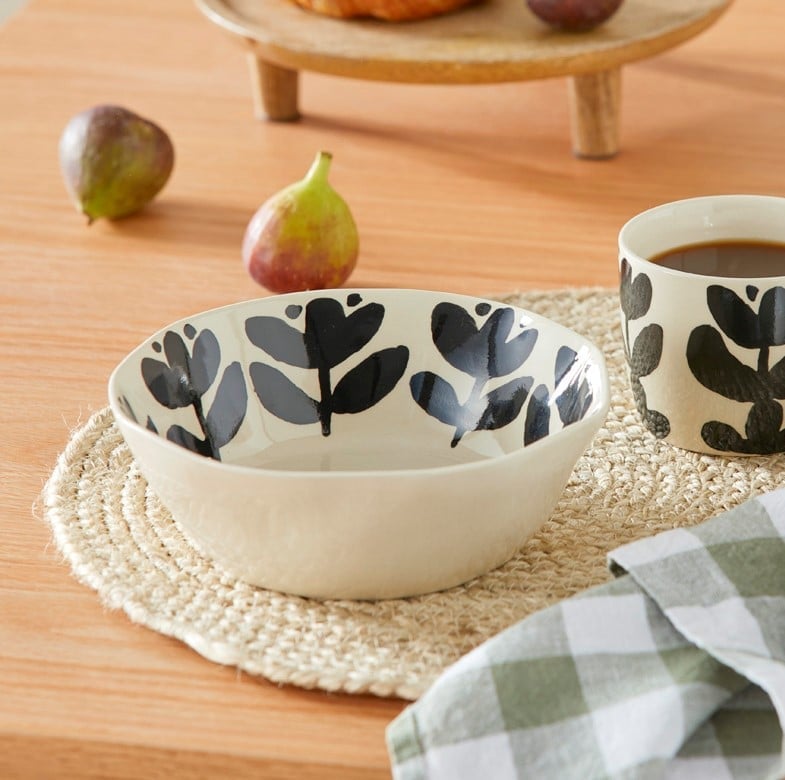 Lola Handpainted Black Leaf Bowl
