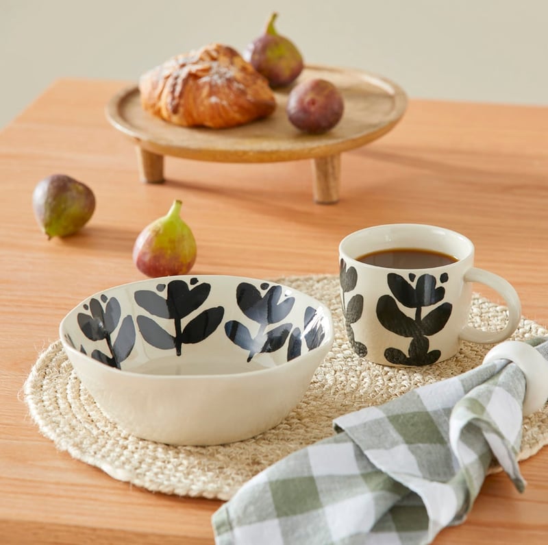 Lola Handpainted Black Leaf Bowl
