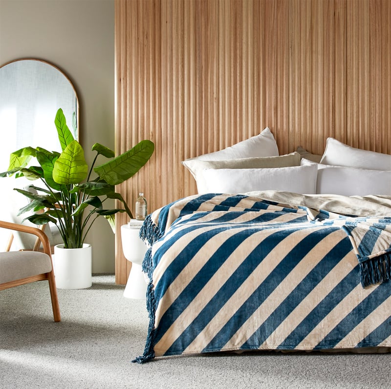 Supersoft Blue Diagonal Blanket