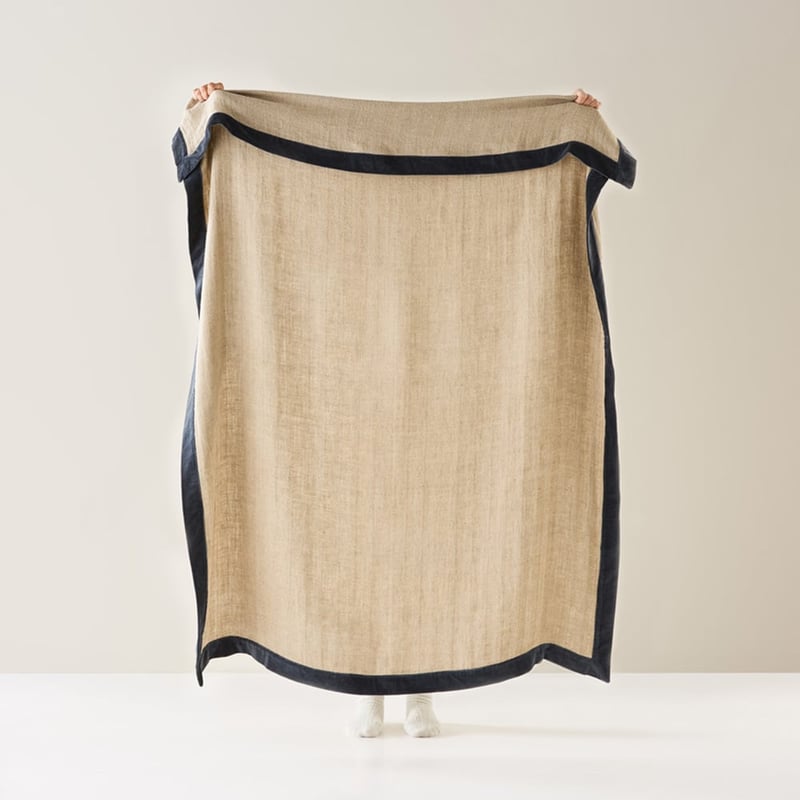 Arraya Navy Throw