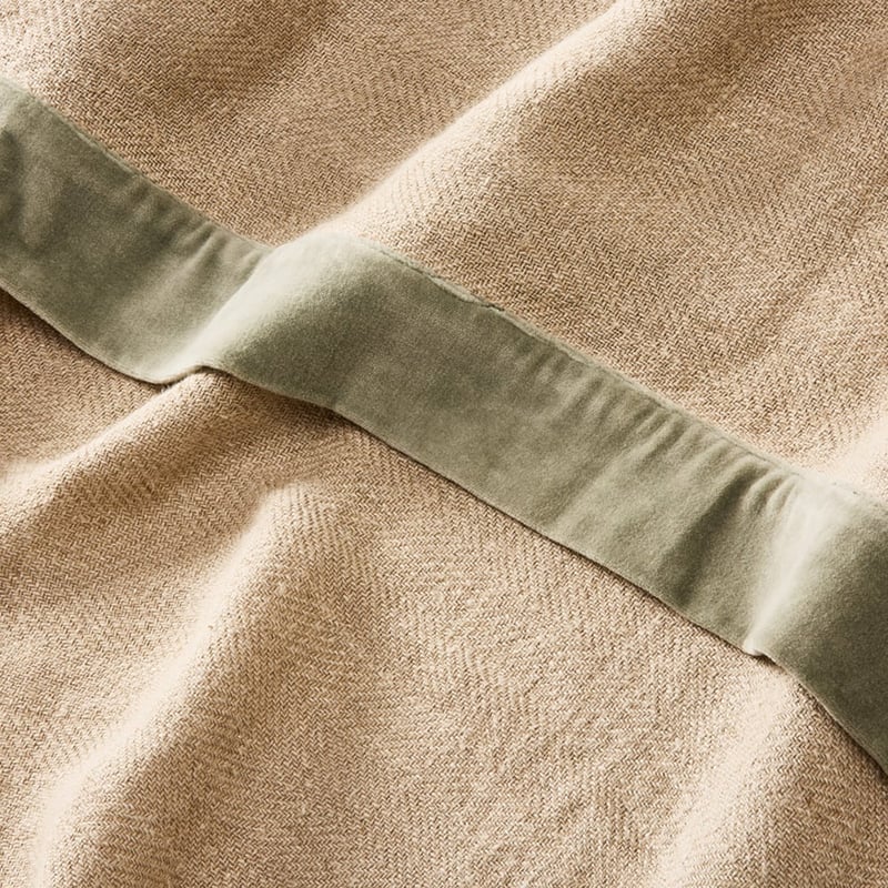 Arraya Sage Throw 
