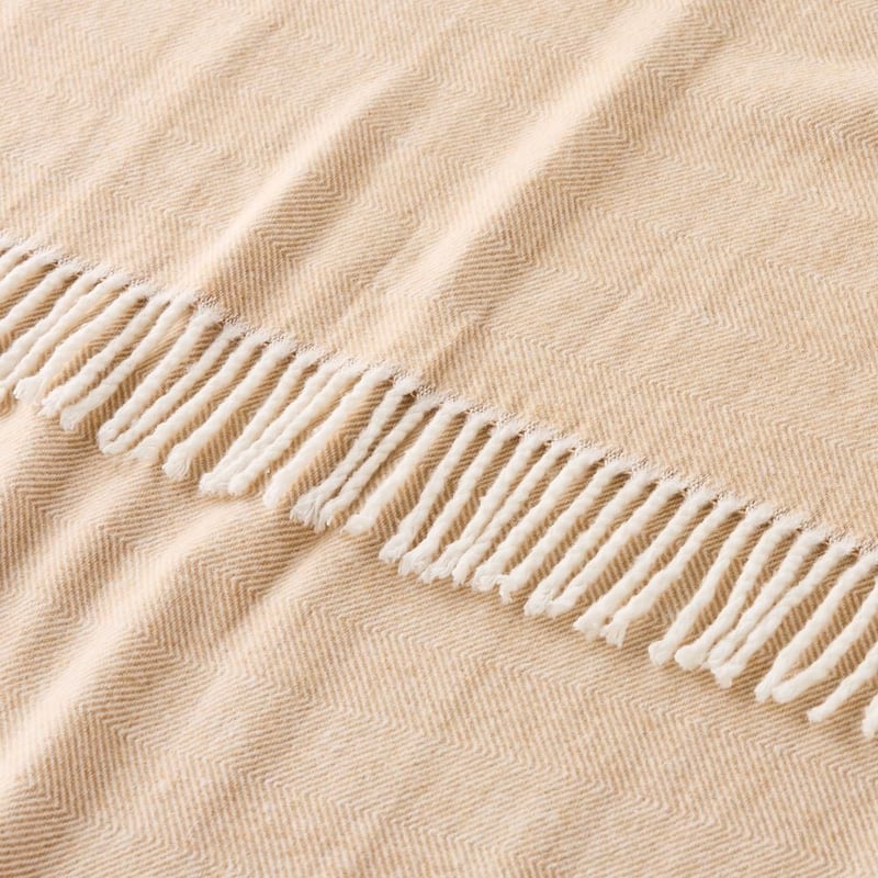 European Collection Espolio Beige Throw