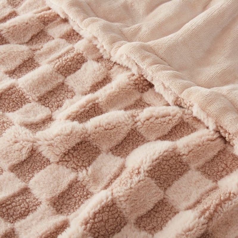 Estonia Earth Check Throw