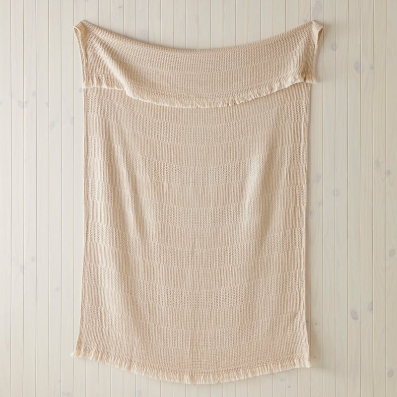 European Collection Natural Tallinn Throw