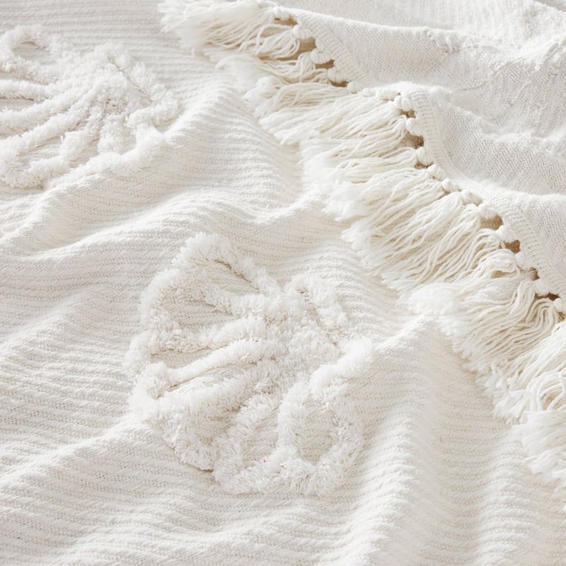 Shell White Tufted Throw