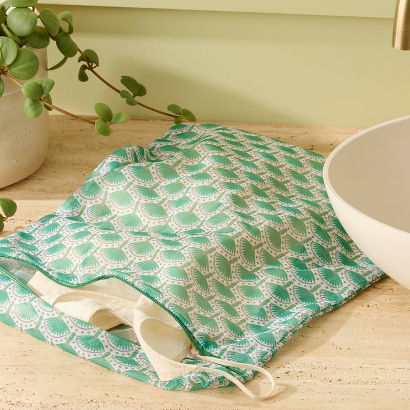Laundry Green Palm Wash Bag
