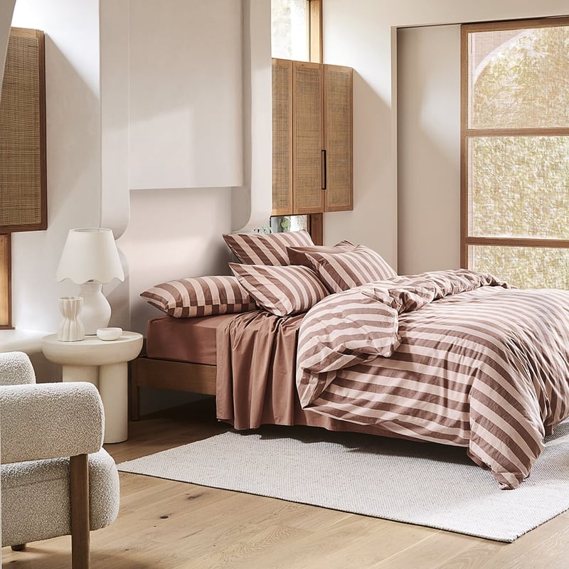 Scallop White Table Light