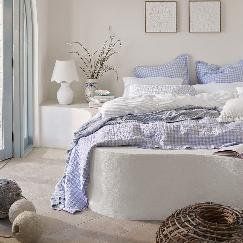 Scallop White Table Light