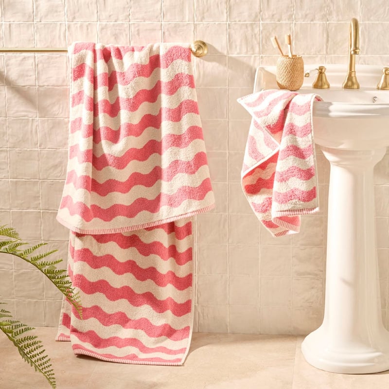 Wave Strawberry Towel Range