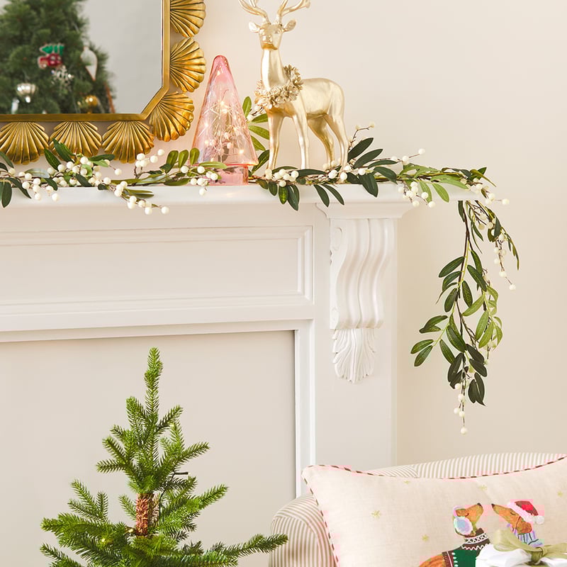 Berry Leaf White & Green Garland