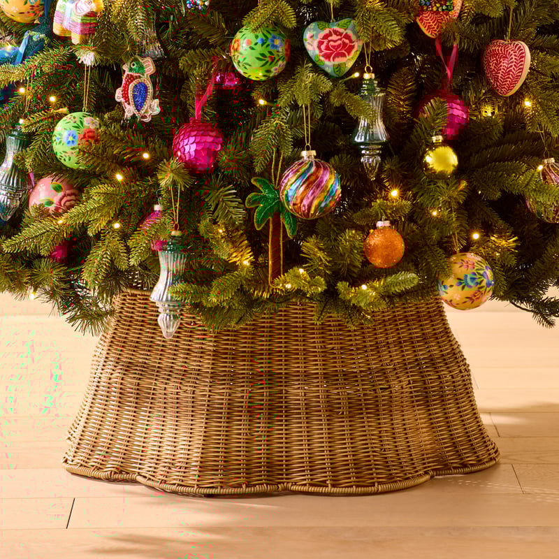 Natural Scallop Christmas Tree Skirt