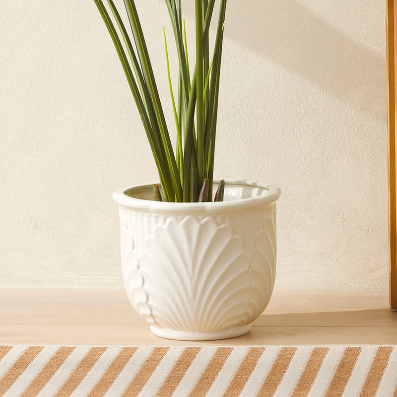 Lilah White Leaf Pot