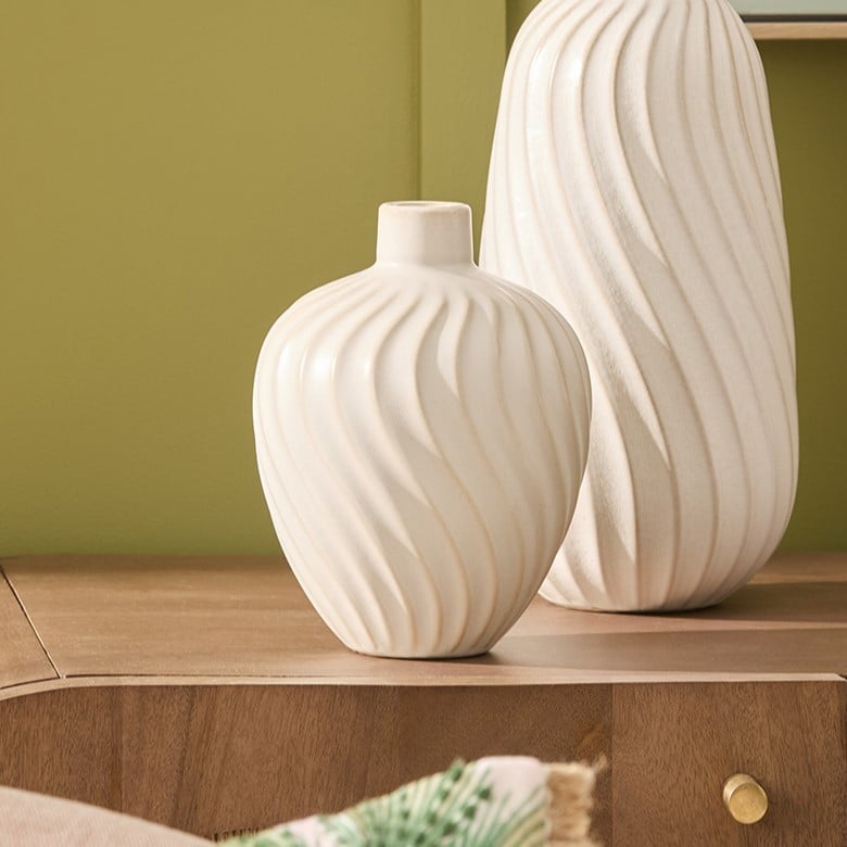 Flow Off White Round Vase