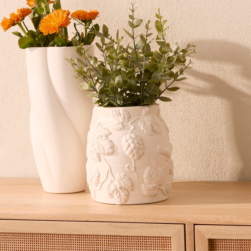 Embossed Matte White Vine Pot