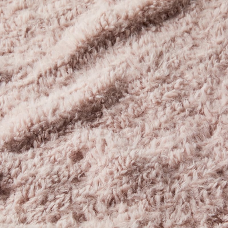Munich Blush Feather Yarn Throw