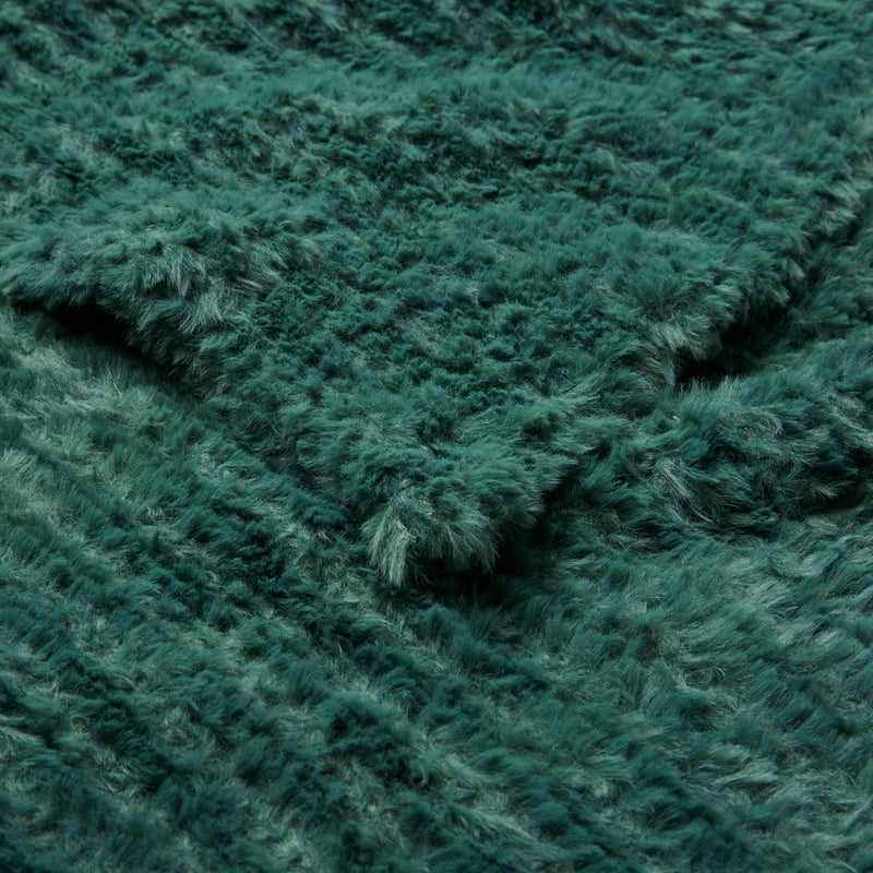 Munich Evergreen Feather Yarn Throw