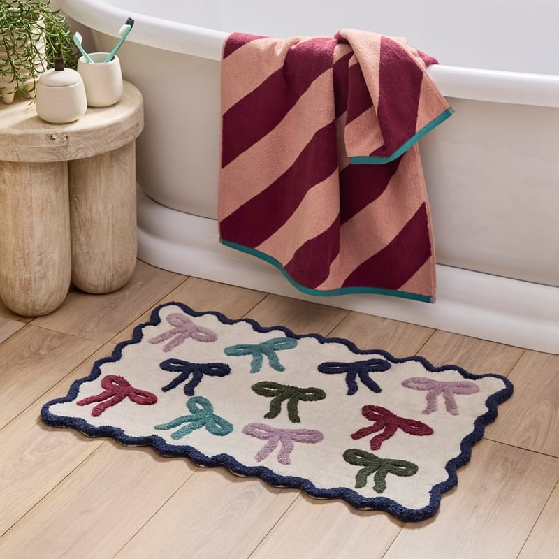 Bow Natural Multi Scallop Bath Mat