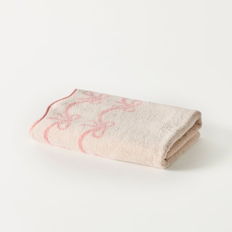 Bow Scallop Beach & Antique Pink Towel Range