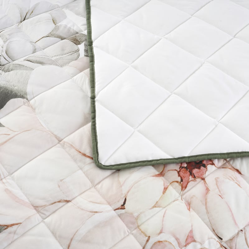 Giselle White Coverlet Set