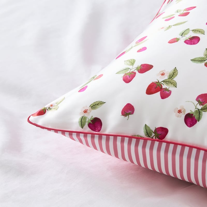 Pure Silk Strawberries Printed Pillowcase
